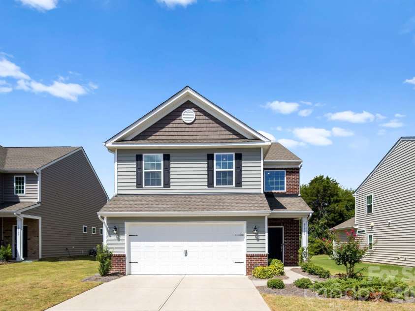 12866 Canterbury Castle Drive, Charlotte, NC 28273.  MLS# CAR4422409, YatesRealty ID 50230. 