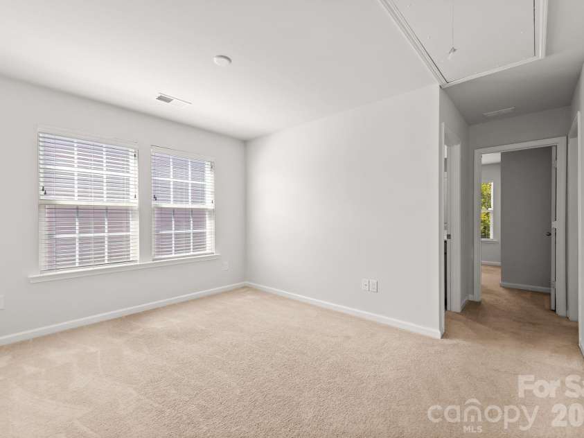 12866 Canterbury Castle Drive, Charlotte, NC 28273.  MLS# CAR4422409, YatesRealty ID 50230. 