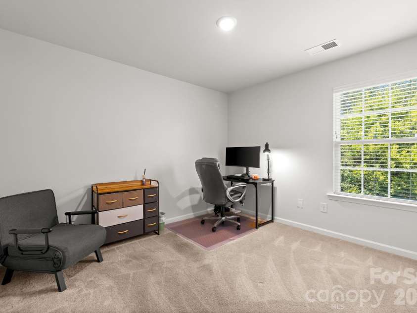 12866 Canterbury Castle Drive, Charlotte, NC 28273.  MLS# CAR4422409, YatesRealty ID 50230. 