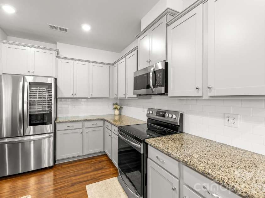 12866 Canterbury Castle Drive, Charlotte, NC 28273.  MLS# CAR4422409, YatesRealty ID 50230. 