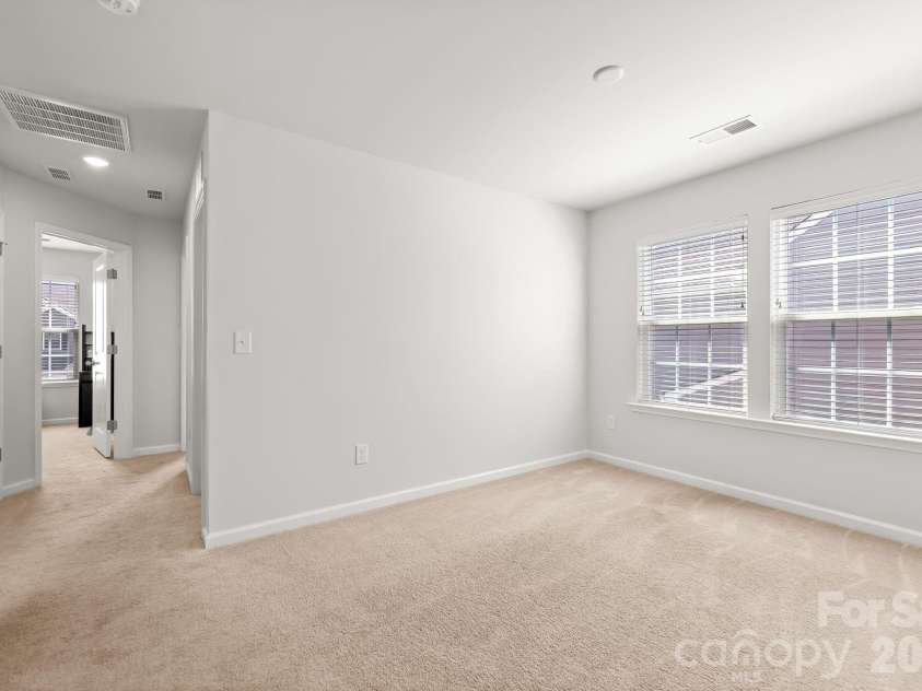 12866 Canterbury Castle Drive, Charlotte, NC 28273.  MLS# CAR4422409, YatesRealty ID 50230. 