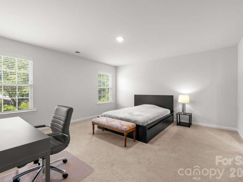 12866 Canterbury Castle Drive, Charlotte, NC 28273.  MLS# CAR4422409, YatesRealty ID 50230. 