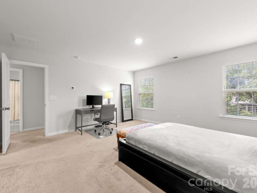 12866 Canterbury Castle Drive, Charlotte, NC 28273.  MLS# CAR4422409, YatesRealty ID 50230. 