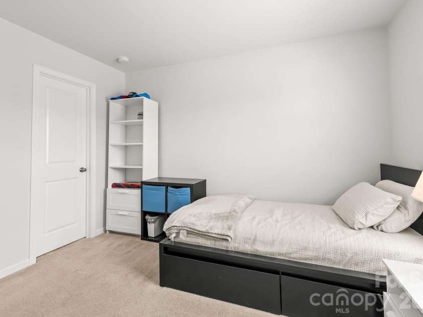 12866 Canterbury Castle Drive, Charlotte, NC 28273.  MLS# CAR4422409, YatesRealty ID 50230. 