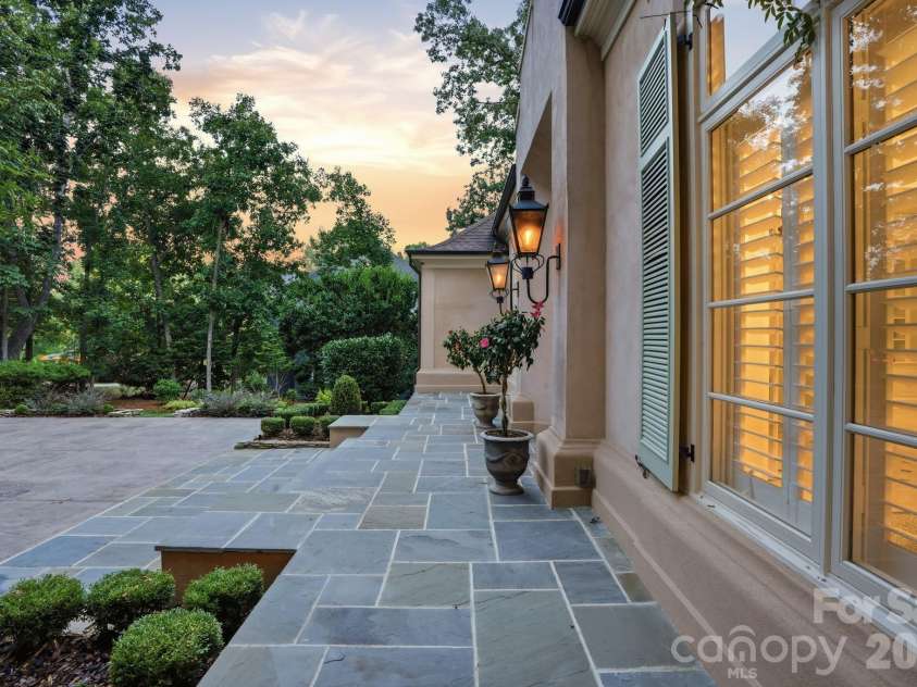 4935 Piper Glen Drive, Charlotte, NC 28277.  MLS# CAR4417879, YatesRealty ID 50231. 