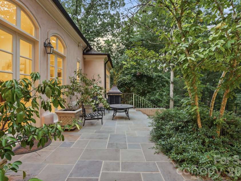 4935 Piper Glen Drive, Charlotte, NC 28277.  MLS# CAR4417879, YatesRealty ID 50231. 