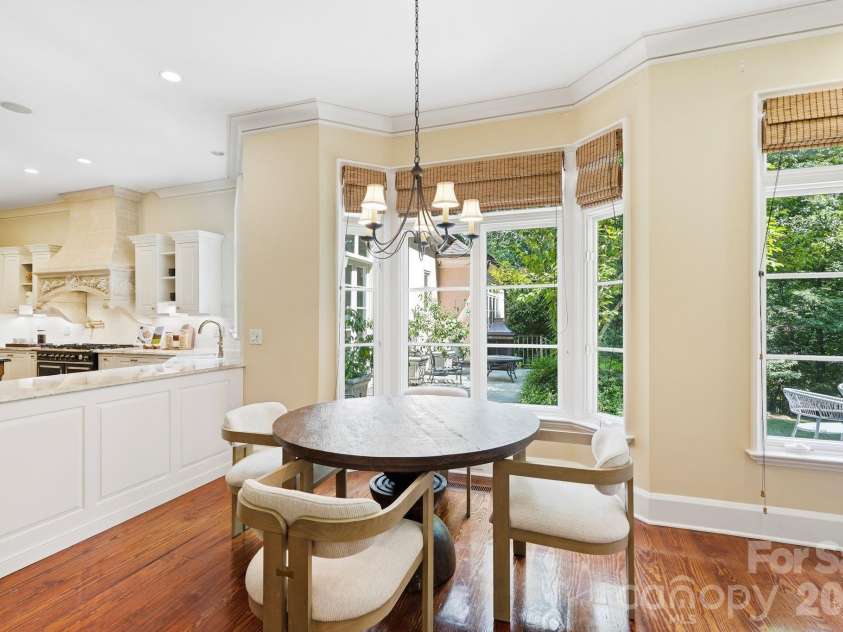 4935 Piper Glen Drive, Charlotte, NC 28277.  MLS# CAR4417879, YatesRealty ID 50231. Breakfast Nook