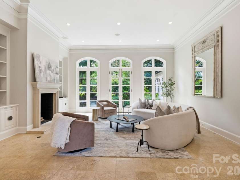 4935 Piper Glen Drive, Charlotte, NC 28277.  MLS# CAR4417879, YatesRealty ID 50231. Great Room