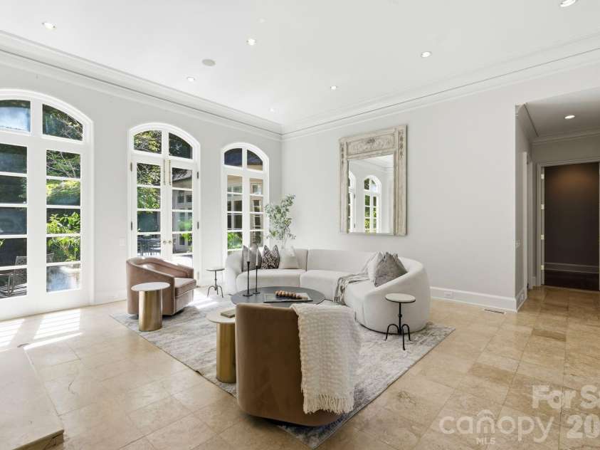 4935 Piper Glen Drive, Charlotte, NC 28277.  MLS# CAR4417879, YatesRealty ID 50231. Great Room
