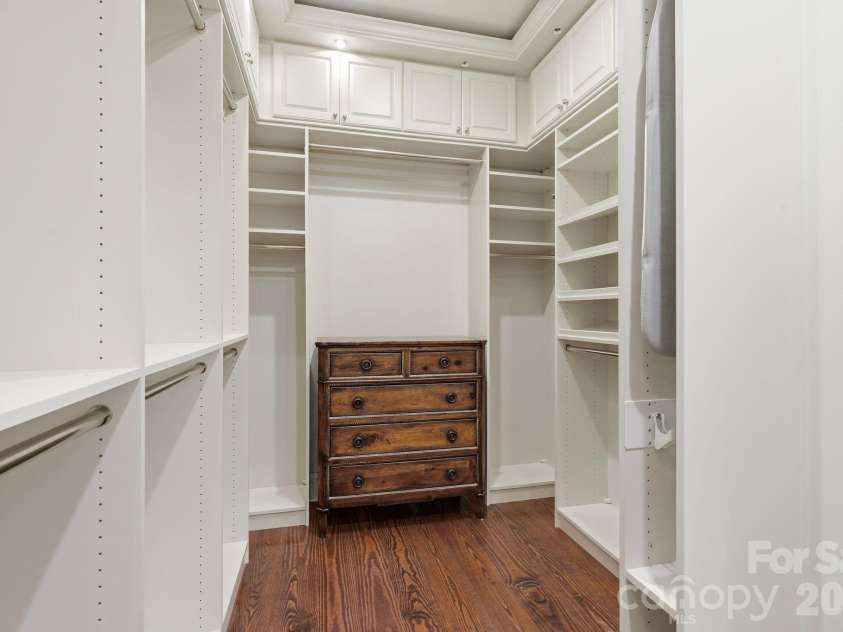 4935 Piper Glen Drive, Charlotte, NC 28277.  MLS# CAR4417879, YatesRealty ID 50231. Primary Closet