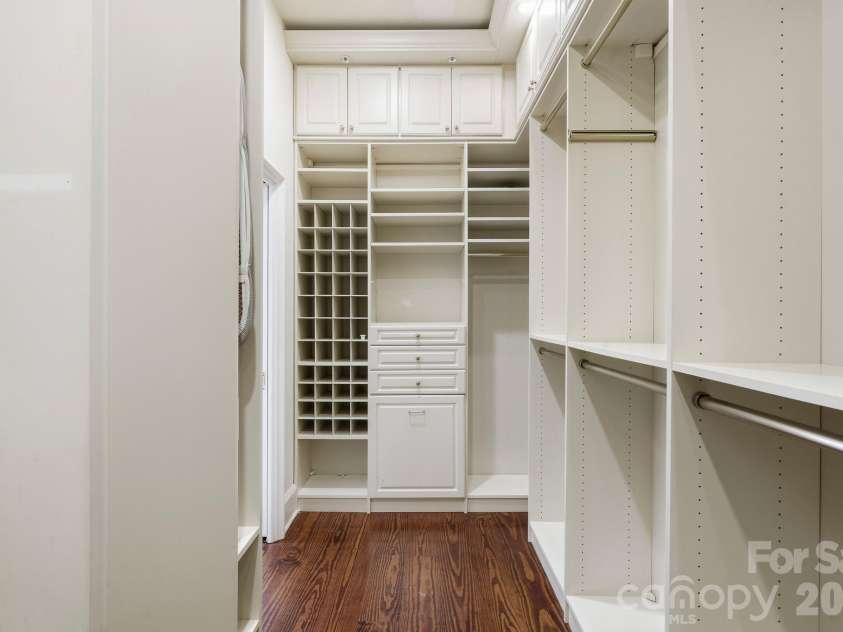4935 Piper Glen Drive, Charlotte, NC 28277.  MLS# CAR4417879, YatesRealty ID 50231. Primary Closet
