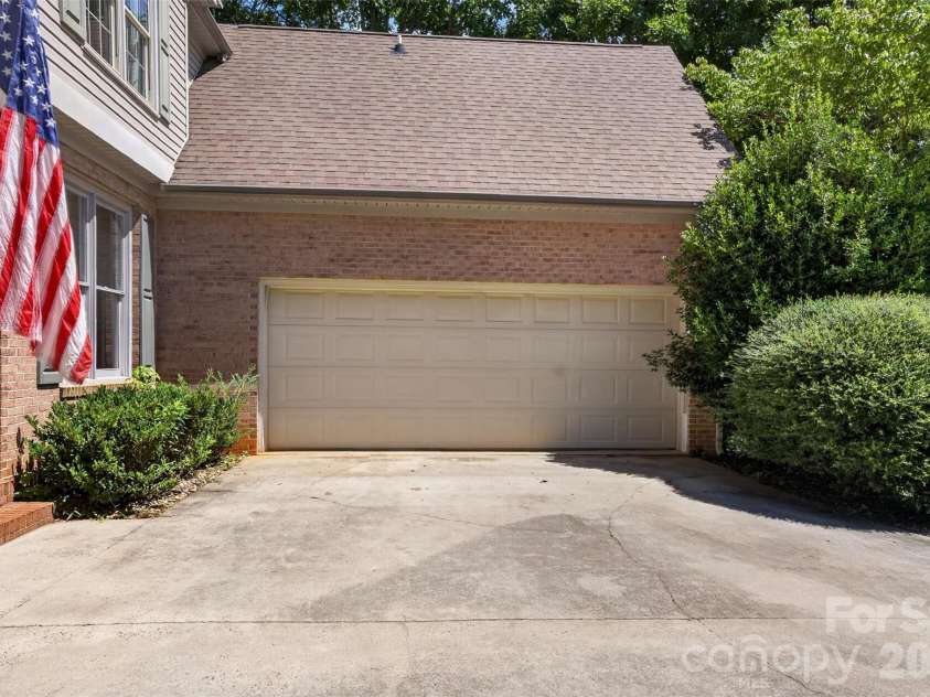 2000 Shadwell Court, Gastonia, NC 28056.  MLS# CAR4422800, YatesRealty ID 50234. 2 Car Garage