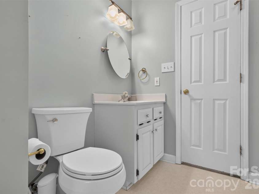 2000 Shadwell Court, Gastonia, NC 28056.  MLS# CAR4422800, YatesRealty ID 50234. En Suite Bath