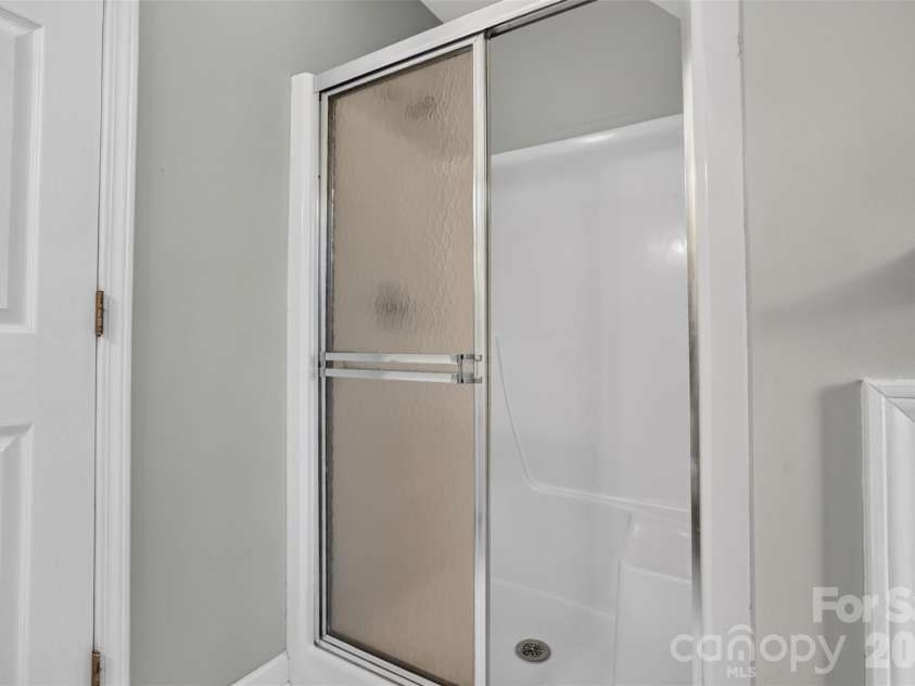 2000 Shadwell Court, Gastonia, NC 28056.  MLS# CAR4422800, YatesRealty ID 50234. En Suite Shower