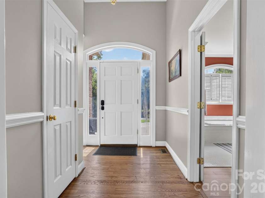 2000 Shadwell Court, Gastonia, NC 28056.  MLS# CAR4422800, YatesRealty ID 50234. Entryway