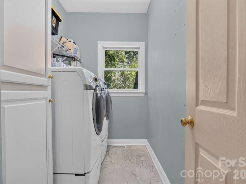 2000 Shadwell Court, Gastonia, NC 28056.  MLS# CAR4422800, YatesRealty ID 50234. Main Level Laundry