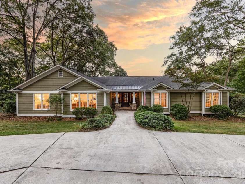 5400 Mcalpine Farm Road, Charlotte, NC 28226.  MLS# CAR4422846, YatesRealty ID 50235. 