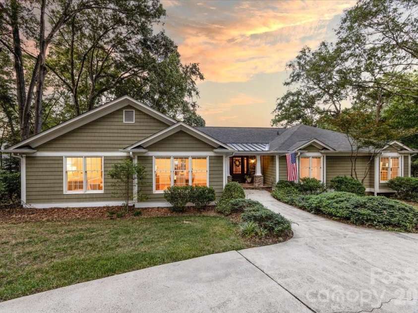 5400 Mcalpine Farm Road, Charlotte, NC 28226.  MLS# CAR4422846, YatesRealty ID 50235. 