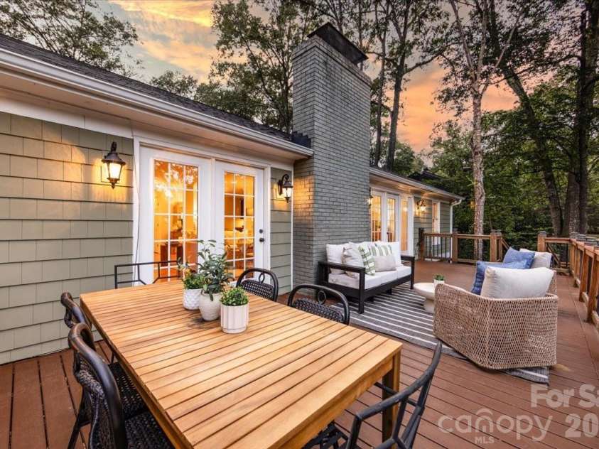 5400 Mcalpine Farm Road, Charlotte, NC 28226.  MLS# CAR4422846, YatesRealty ID 50235. 