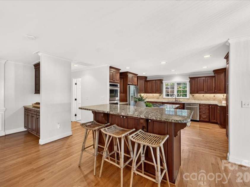 5400 Mcalpine Farm Road, Charlotte, NC 28226.  MLS# CAR4422846, YatesRealty ID 50235. 