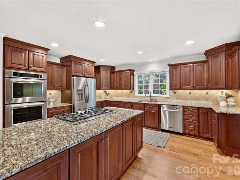 5400 Mcalpine Farm Road, Charlotte, NC 28226.  MLS# CAR4422846, YatesRealty ID 50235. 