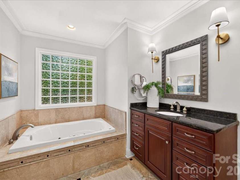 5400 Mcalpine Farm Road, Charlotte, NC 28226.  MLS# CAR4422846, YatesRealty ID 50235. 