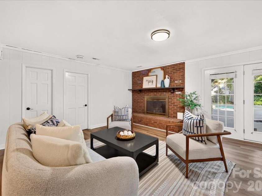 5400 Mcalpine Farm Road, Charlotte, NC 28226.  MLS# CAR4422846, YatesRealty ID 50235. 