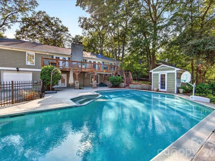 5400 Mcalpine Farm Road, Charlotte, NC 28226.  MLS# CAR4422846, YatesRealty ID 50235. 