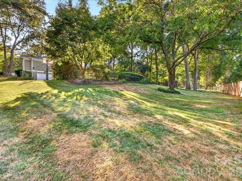5400 Mcalpine Farm Road, Charlotte, NC 28226.  MLS# CAR4422846, YatesRealty ID 50235. 