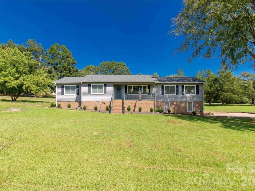 1009 Hollow Road, Chester, SC 29706.  MLS# CAR4422913, YatesRealty ID 50236. 