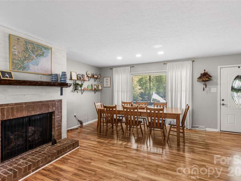 1009 Hollow Road, Chester, SC 29706.  MLS# CAR4422913, YatesRealty ID 50236. 