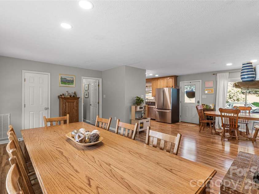 1009 Hollow Road, Chester, SC 29706.  MLS# CAR4422913, YatesRealty ID 50236. 