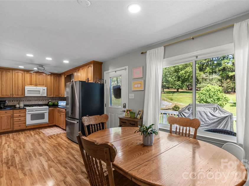 1009 Hollow Road, Chester, SC 29706.  MLS# CAR4422913, YatesRealty ID 50236. 