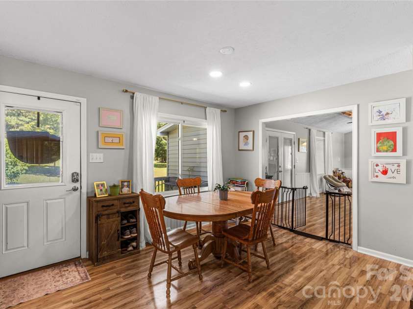 1009 Hollow Road, Chester, SC 29706.  MLS# CAR4422913, YatesRealty ID 50236. 