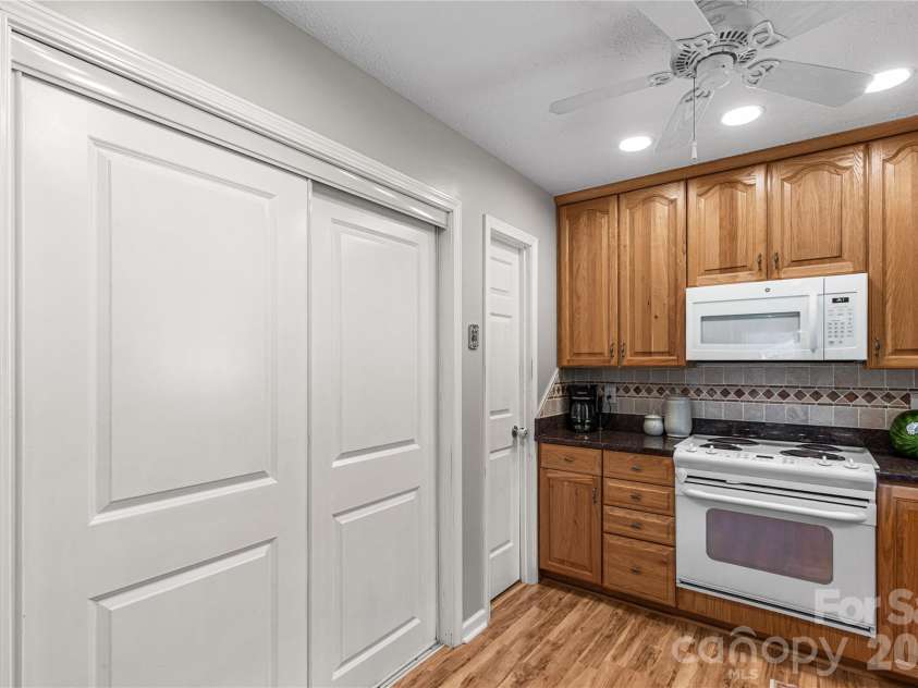 1009 Hollow Road, Chester, SC 29706.  MLS# CAR4422913, YatesRealty ID 50236. 