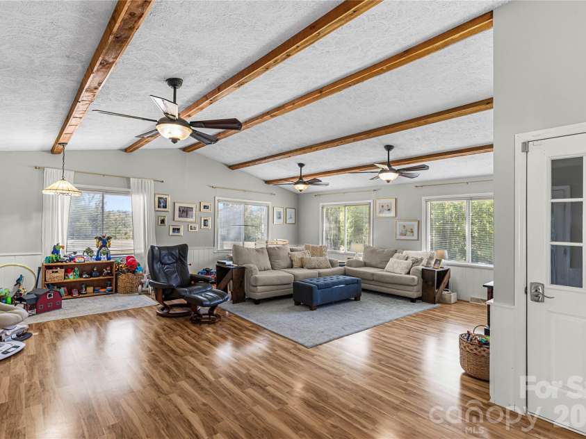 1009 Hollow Road, Chester, SC 29706.  MLS# CAR4422913, YatesRealty ID 50236. 
