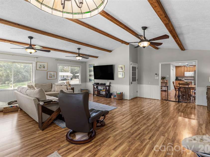 1009 Hollow Road, Chester, SC 29706.  MLS# CAR4422913, YatesRealty ID 50236. 