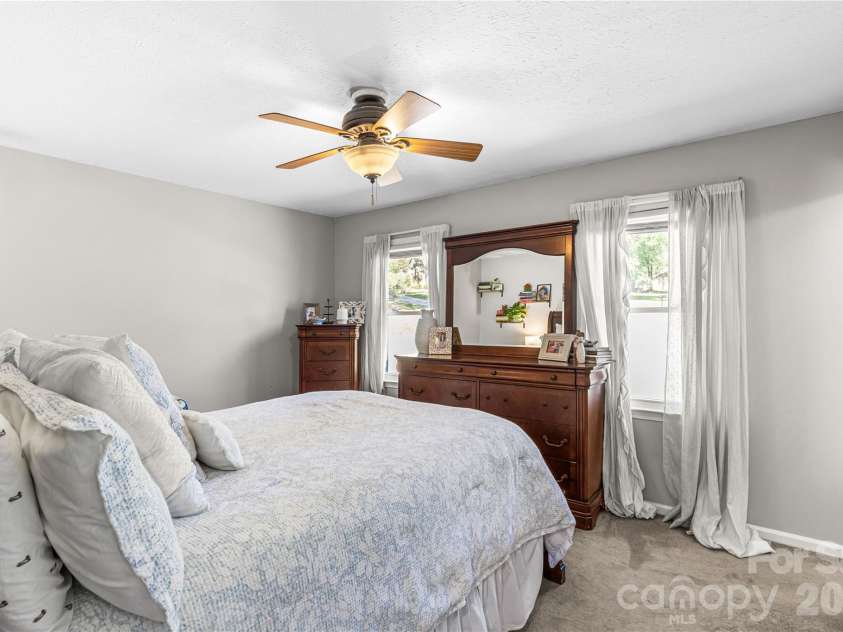 1009 Hollow Road, Chester, SC 29706.  MLS# CAR4422913, YatesRealty ID 50236. 