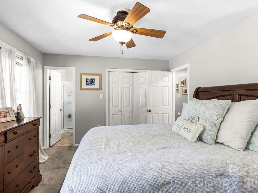 1009 Hollow Road, Chester, SC 29706.  MLS# CAR4422913, YatesRealty ID 50236. 