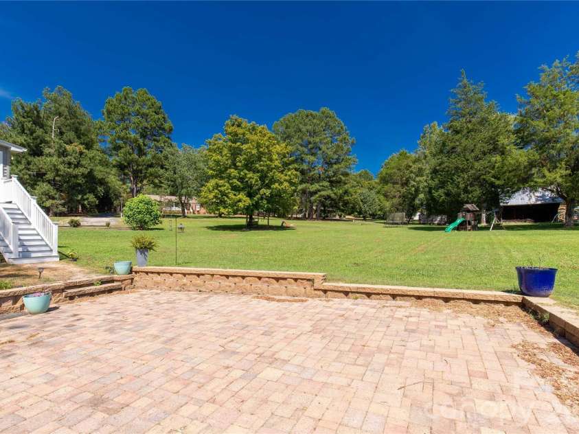 1009 Hollow Road, Chester, SC 29706.  MLS# CAR4422913, YatesRealty ID 50236. 
