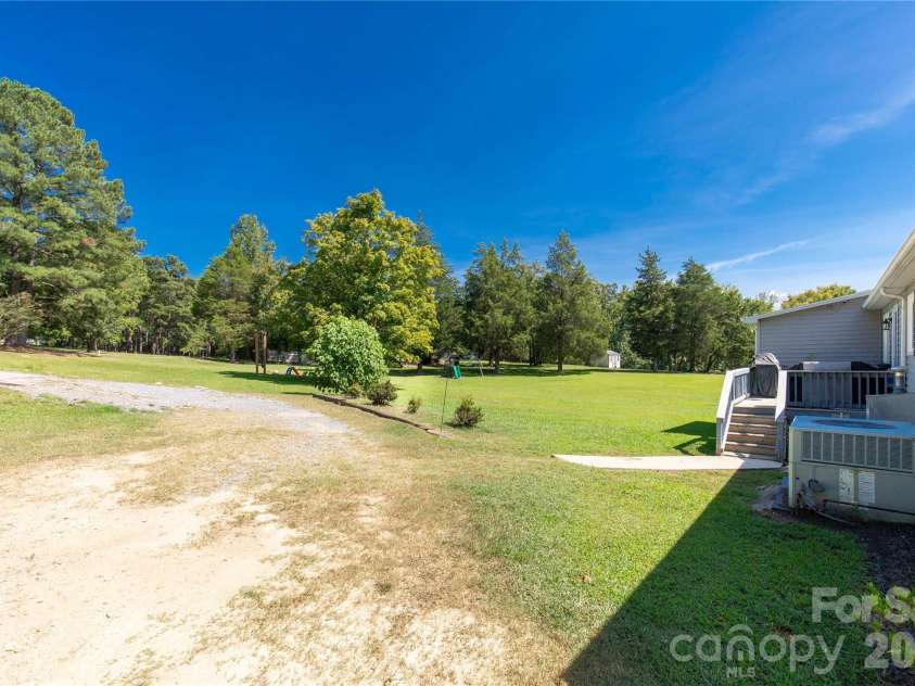 1009 Hollow Road, Chester, SC 29706.  MLS# CAR4422913, YatesRealty ID 50236. 