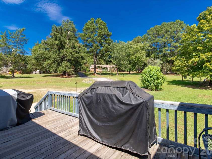 1009 Hollow Road, Chester, SC 29706.  MLS# CAR4422913, YatesRealty ID 50236. 
