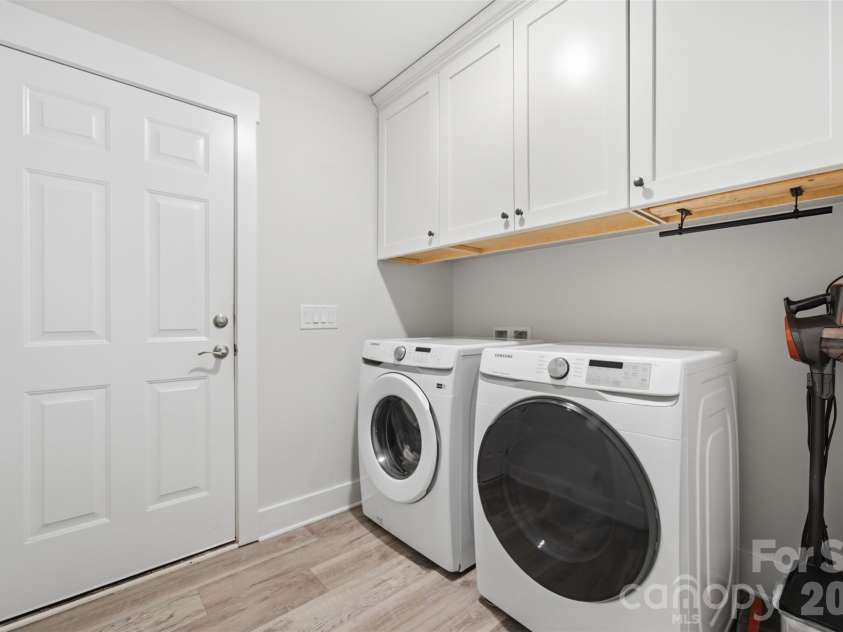 1525 Cranwell Drive, Mt Ulla, NC 28125.  MLS# CAR4422848, YatesRealty ID 50237. Laundry Room/ Mud Room
