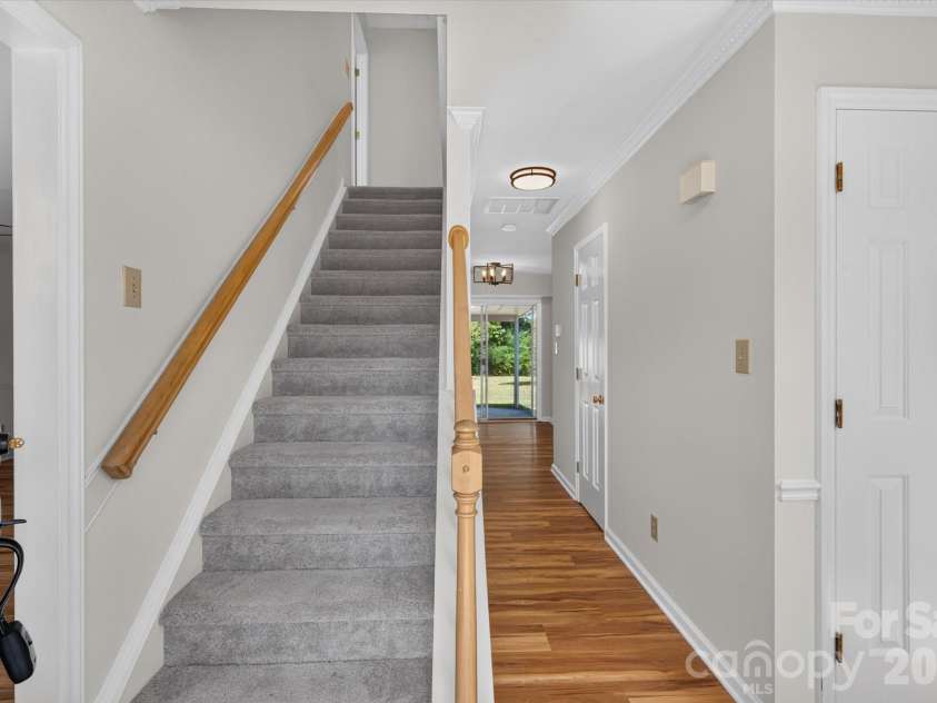 4509 Doves Nest Court, Matthews, NC 28105.  MLS# CAR4423003, YatesRealty ID 50238. 