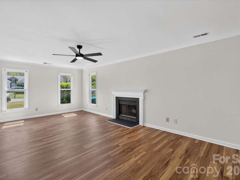 4509 Doves Nest Court, Matthews, NC 28105.  MLS# CAR4423003, YatesRealty ID 50238. 
