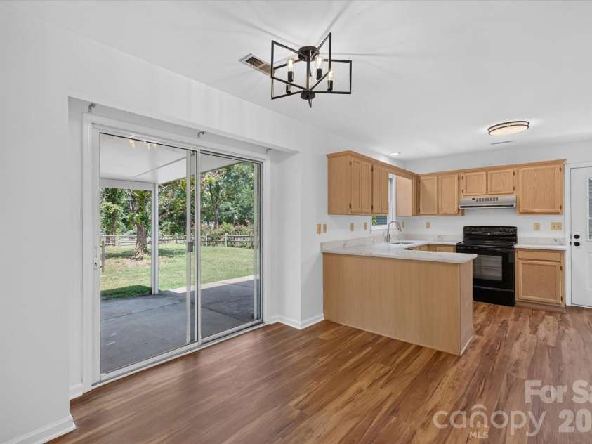 4509 Doves Nest Court, Matthews, NC 28105.  MLS# CAR4423003, YatesRealty ID 50238. 