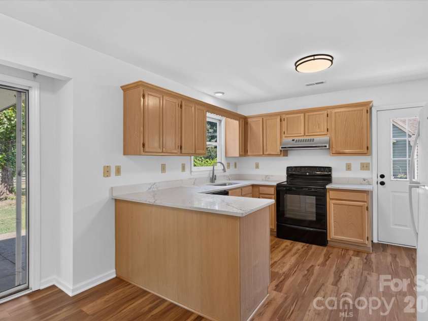 4509 Doves Nest Court, Matthews, NC 28105.  MLS# CAR4423003, YatesRealty ID 50238. 