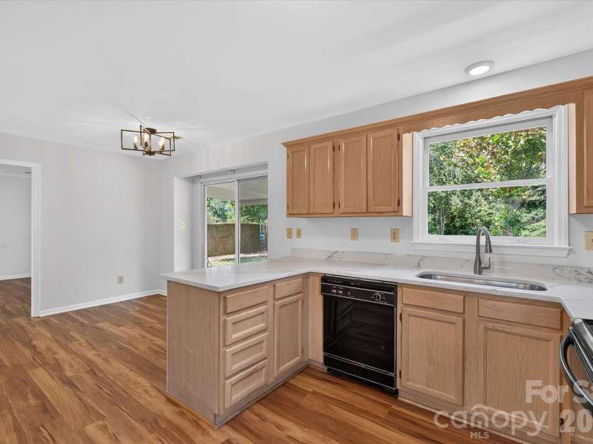4509 Doves Nest Court, Matthews, NC 28105.  MLS# CAR4423003, YatesRealty ID 50238. 