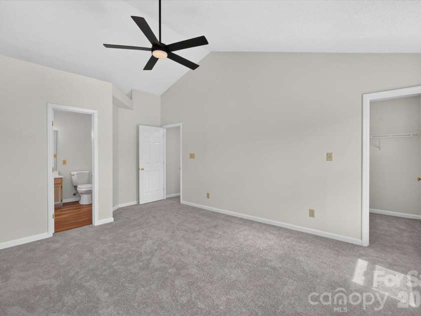 4509 Doves Nest Court, Matthews, NC 28105.  MLS# CAR4423003, YatesRealty ID 50238. 