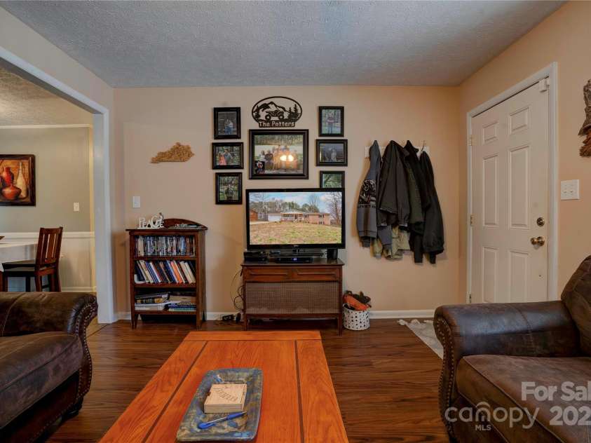 1925 Lafayette Street, Shelby, NC 28152.  MLS# CAR4230814, YatesRealty ID 5024. Living Room
